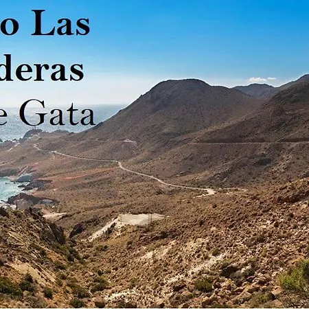 Alojamiento Las Dunas Bajo Country house *
